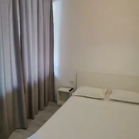 Appartement Sara 2013 *